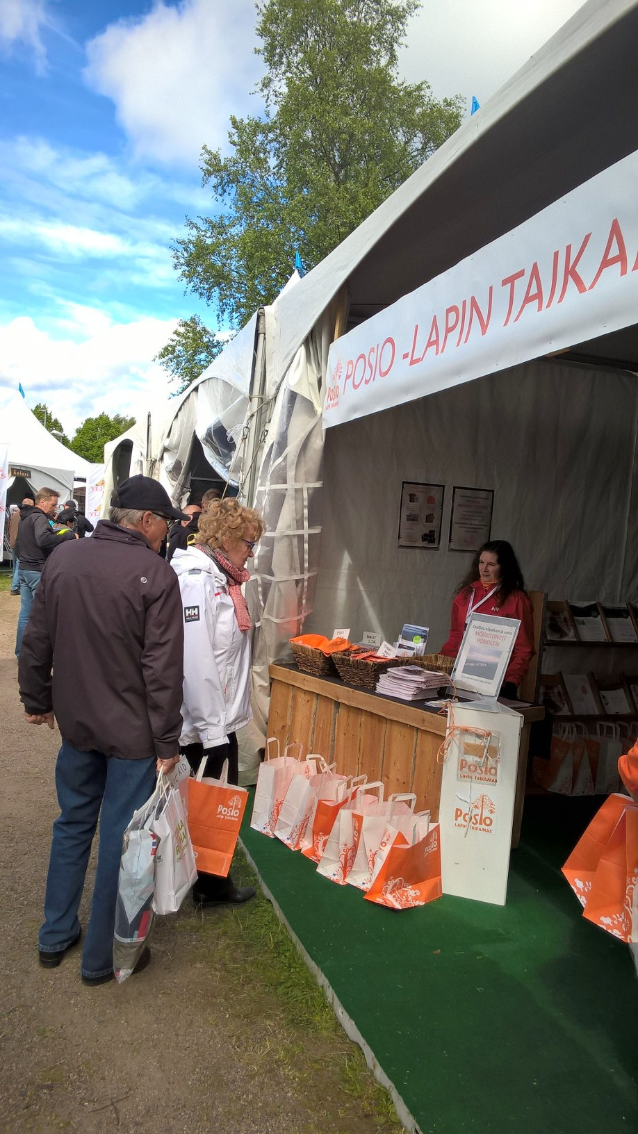 Posion patikointireitit kiinnostavat messuyleisöä.