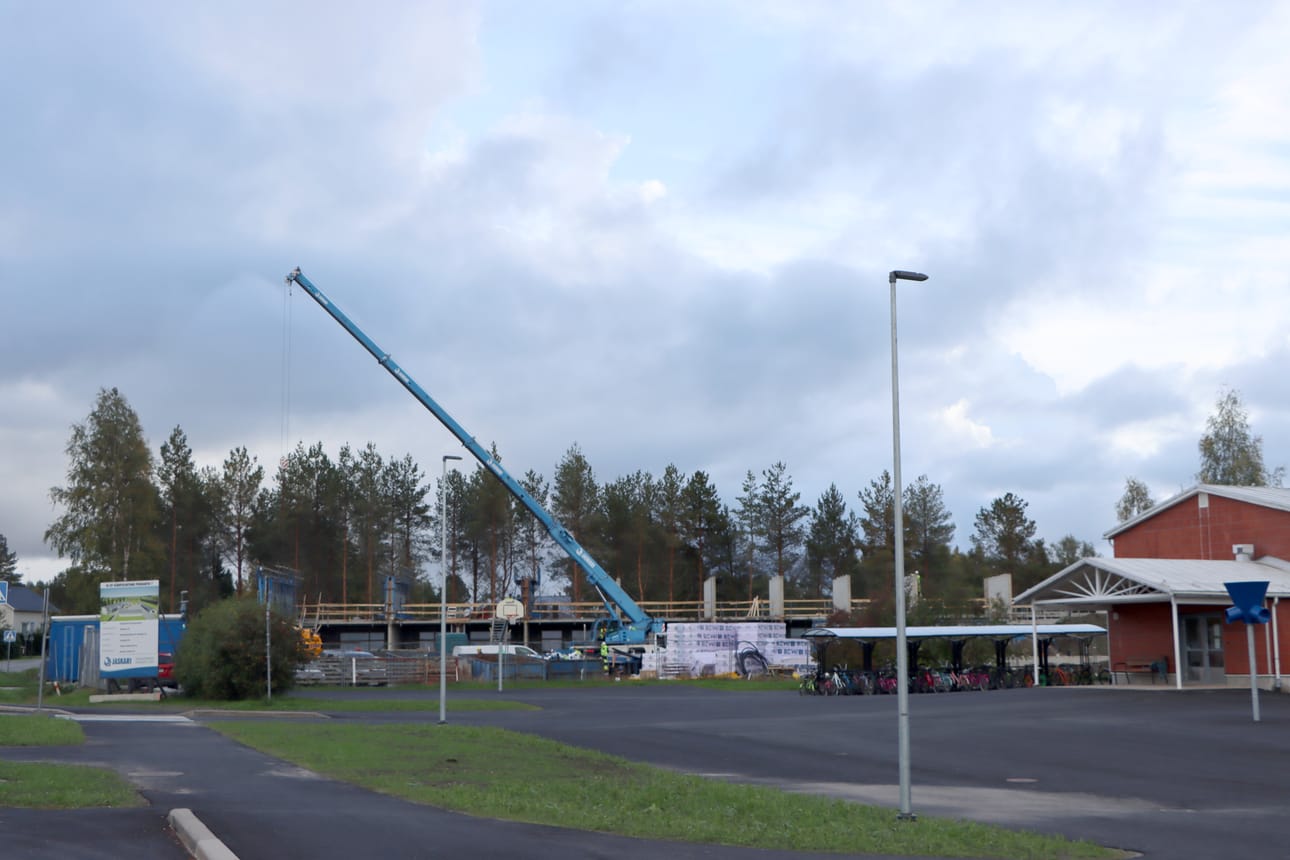 Jurvan luhtitalo näyttää kohoavan nopeaan tahtiin. Valmistuuko se siis etuajassa?