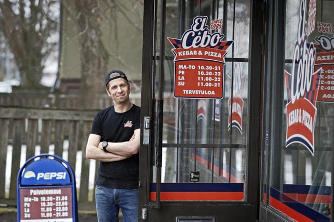 Tässä kuussa 35 vuotta täyttävä El Cebo on eräs noutoruokamyyntiin siirtyneistä pohjalaisista ravintoloista. Yrittäjä Timo Aulen kertoo, että ketään ei ole toistaiseksi tarvinnut lomauttaa, sillä kauppa on käynyt kelvollisesti. KUVA: KARI LÖFHJELM