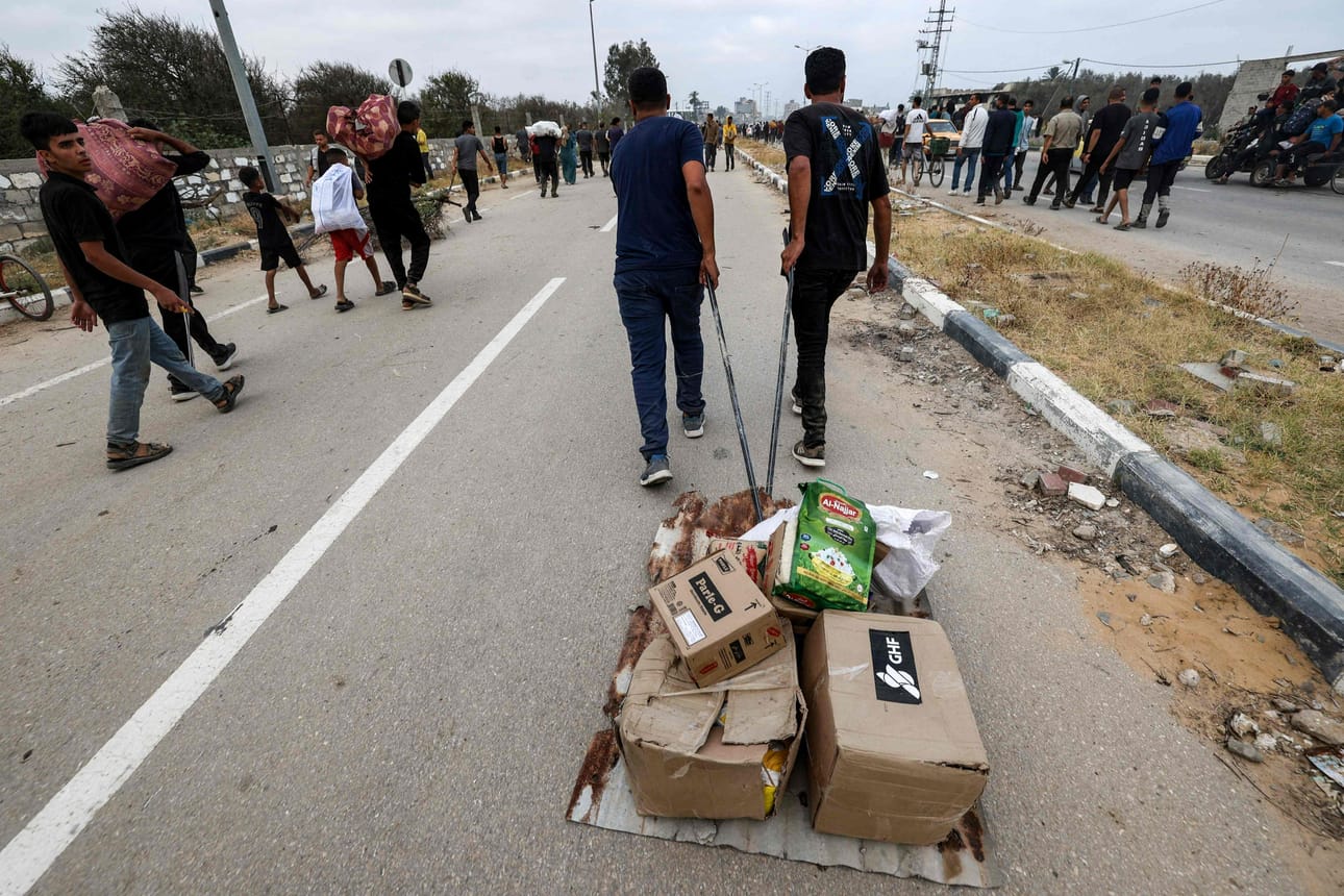 Ruuan ja perustarvikkeiden jakelu on muuttunut Gazan kaistalla entistä vaarallisemmaksi, mikä on lisännyt alueen nälänhätää entisestään. LEHTIKUVA/AFP