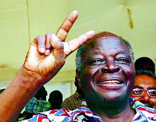 Uusi johtaja . Mwai Kibaki iloitsee presidentinvaalien voitosta.