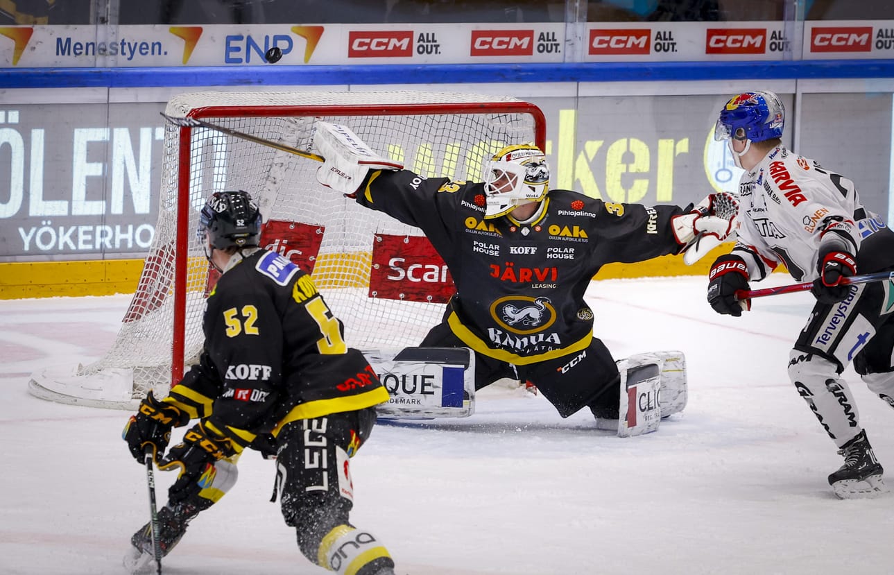 Kärpät pelaa Raksilan illassa JYPiä vastaan. Vieraat aloittivat vahvasti.