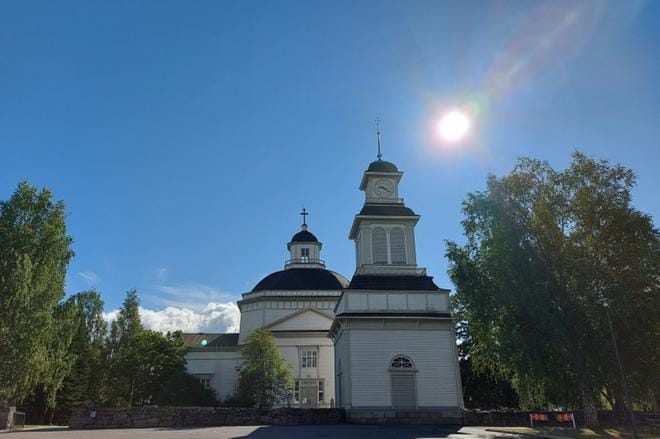 Jumalanpalvelus 11.10. toteutetaan Alajärven kirkosta ilman läsnä olevaa seurakuntaa, jumalanpalvelus on kuitenkin seurattavissa netissä, striimattuna lähetyksenä. KUVA: SARI HEINILÄ