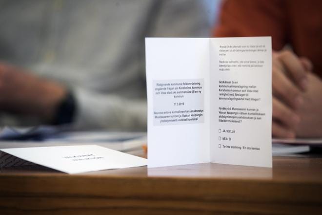 Tässä se nyt on, äänestyslipuke. Ennakkoäänestys päättyy 15. maaliskuuta. KUVA: JARNO PELLINEN