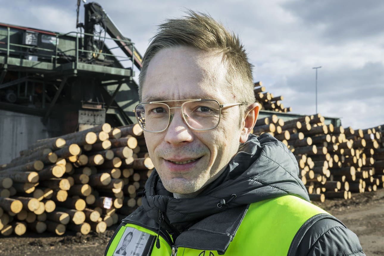 Veljekset Vaara oy:n toimitusjohtaja Jukka Vaara sanoo, että talorakentamisen tahdin romahtamiseen on monta syytä, mutta yksi painavimmista on se, että kustannusten nousu ja rakentamismääräykset ovat tehneet siitä ihmisille liian kallista.