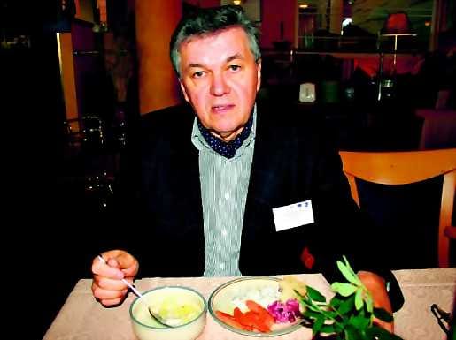 Ei potulle. Lasse Laaksonen sijoittaa kalevalaisen ajan esihistorian loppuun ja keskiajalle.