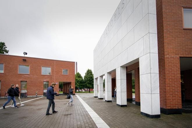 Vaasan yliopisto kilpailee yhä kiivaammin opiskelijoista maan muiden yliopistojen ja korkeakoulujen kanssa. KUVA: SAMPPA TOIVONEN