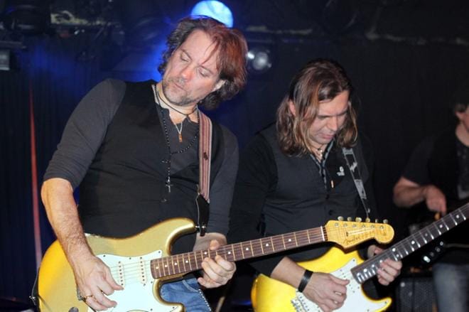 Ben Granfelt ja Igi Kosanovic kitaroivat Seinäjoella vuonna 2013 Bar 15 –ravintolassa. Nyt Ben Granfelt nähdään kurikassa Ben Granfelt Bandin mukana. ARKISTOKUVA: JARI-PEKKA LAITIO-RAMONE.