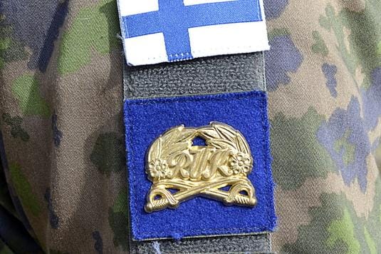 Aseellisen varusmiespalveluksen tulee säilyä jatkossakin Suomen puolustuksen tukipilarina.
