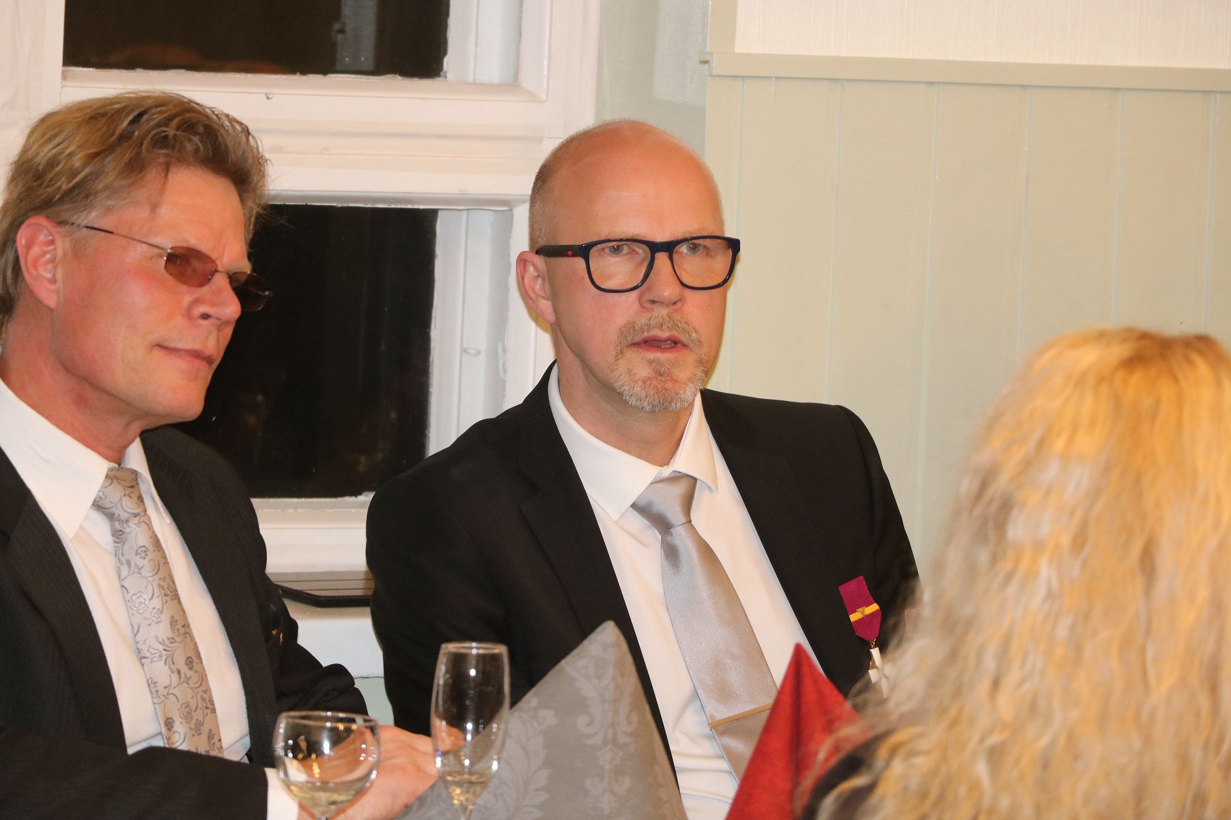 Pohjois-Pohjanmaan yrittäjien puheenjohtaja Jussi Riikonen (oik.) ja paikallinen yrittäjä Heikki Kivijärvi. 