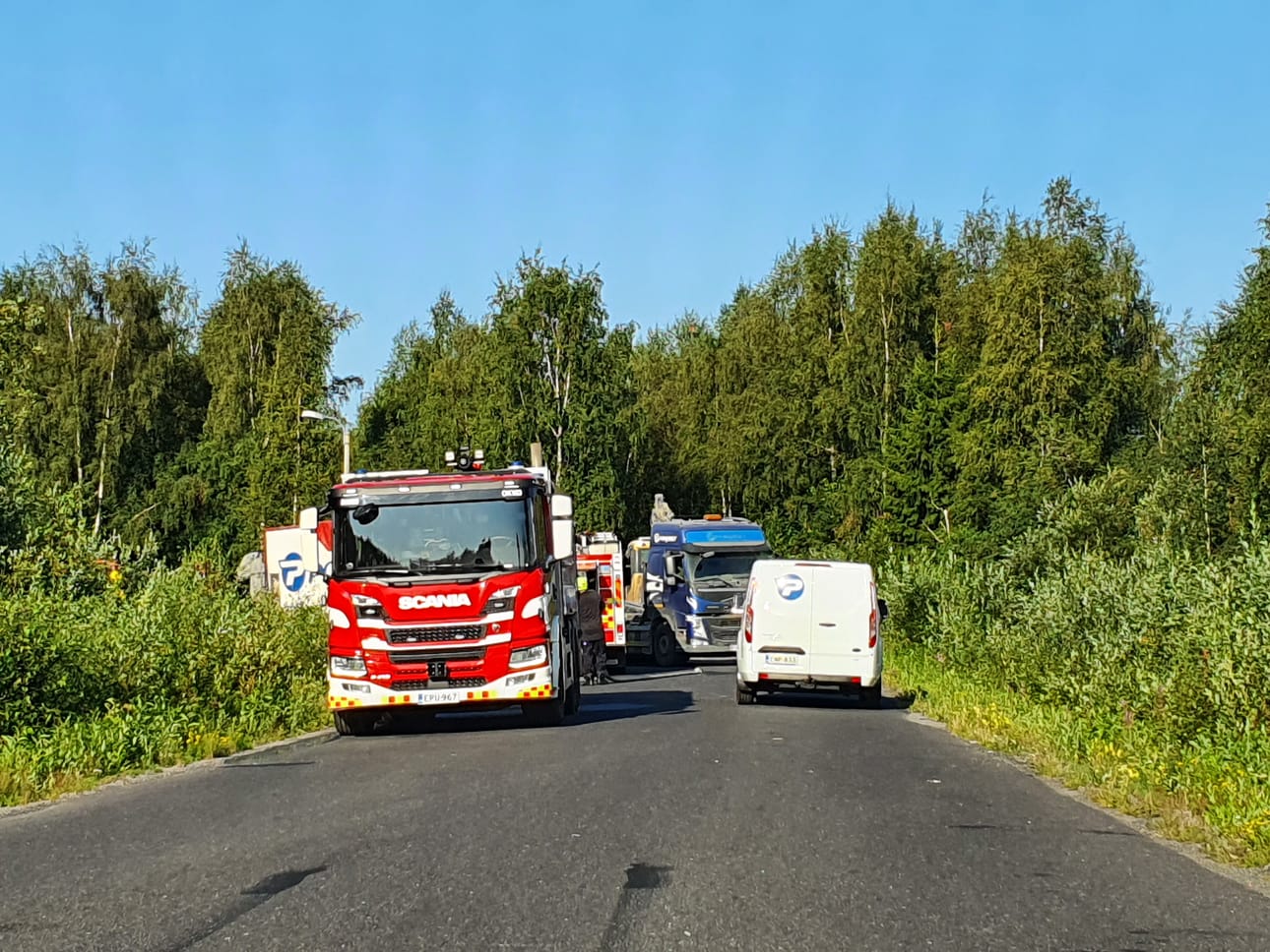 Rakkapalon jälkitöitä tehtiin kello 8.30 aikoihin Ruskossa.