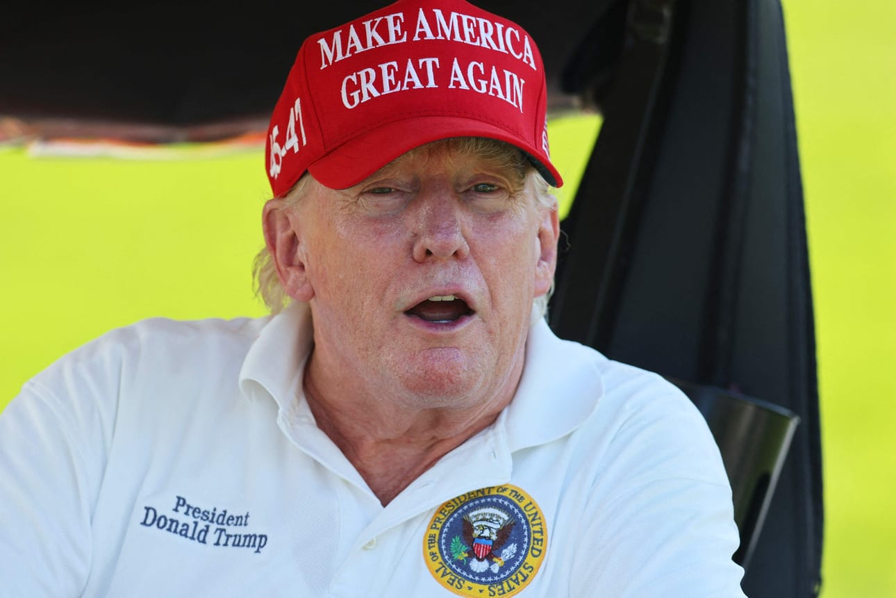 Donald Trumpin haastattelu julkaistiin X-palvelussa vain minuutteja ennen väittelyn alkamista. LEHTIKUVA/AFP