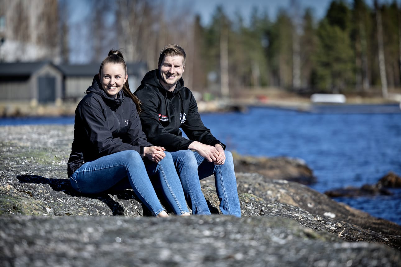 Kaisaleena ja Jere Saukko ovat jo tottuneet siihen, että töiden, harjoitusten ja pelien jälkeen ei jää paljoa yhteistä vapaa-aikaa.
