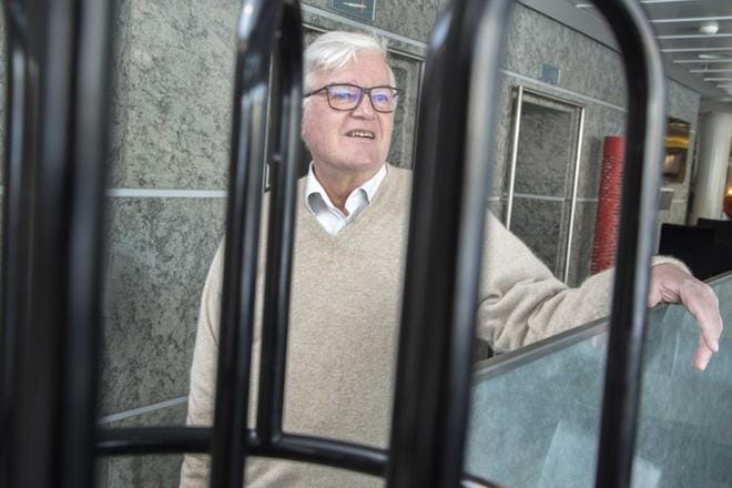 THL:n pääjohtajana toiminut professori Juhani Eskola kertoo olevansa positiivisesti yllättynyt koronarokotteiden kehittämisen vauhdista. KUVA: Mauri Ratilainen