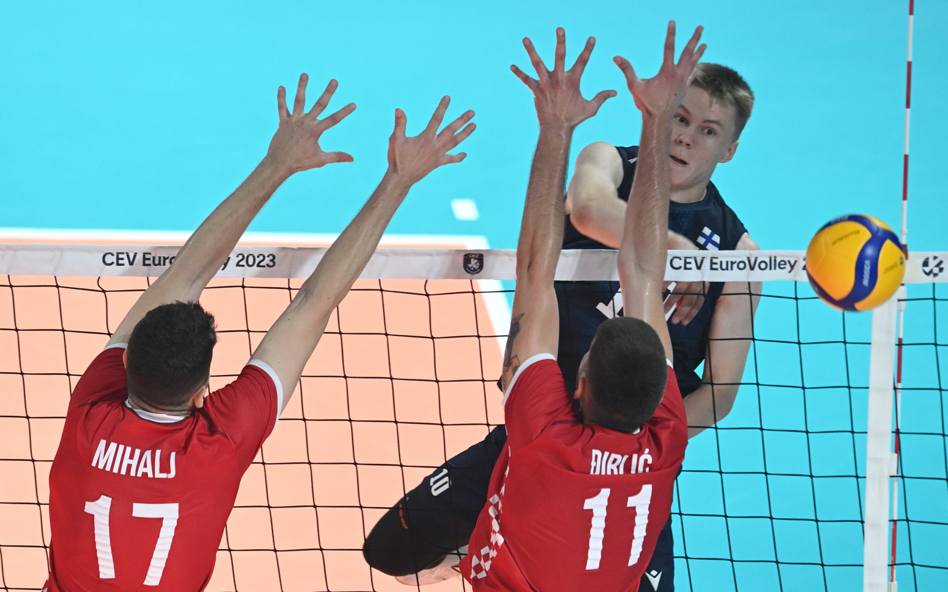 Suomi tyrmäsi Kroatian EM-lentopallon avauspelissään