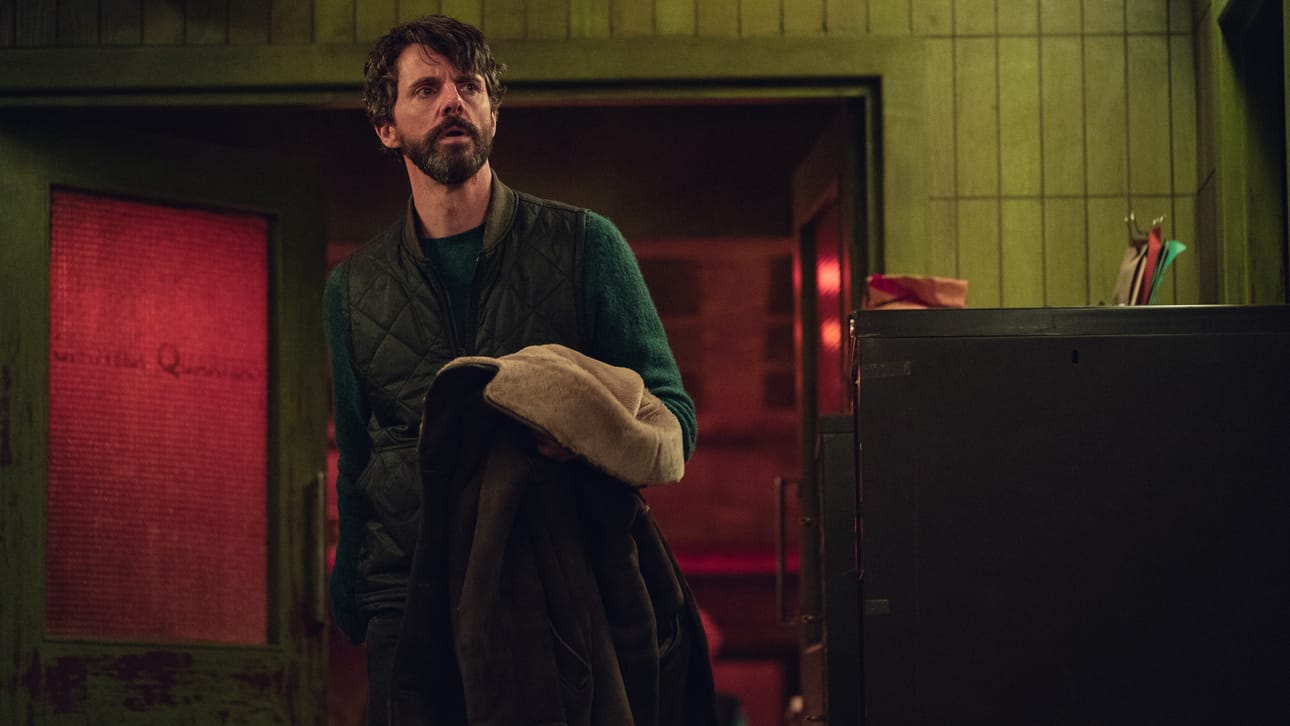 Matthew Goode on ns. kylmiä tapauksia tutkiva poliisi Carl Morck. Kuva: Jamie Simpson/Netflix