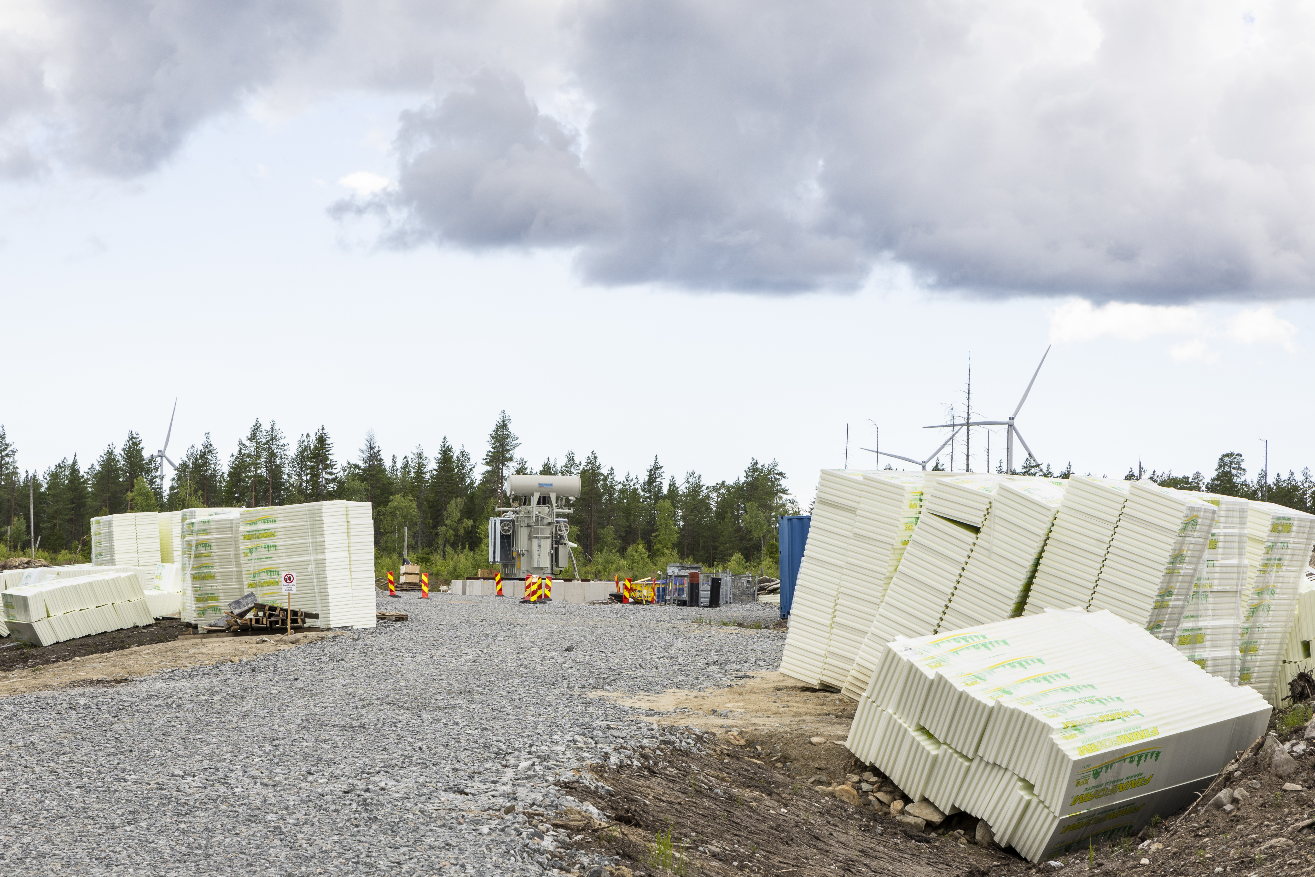 The battery site in Marinpera was quiet for a week as authorities and developers were still figuring out how far apart the battery containers could be placed.