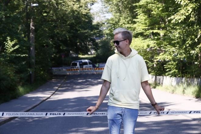Kokkolasta kotoisin oleva Aleksi Turunen seuraa presidenttejä ja kuninkaallisia tilaisuuden tullen. KUVA: JARNO PELLINEN