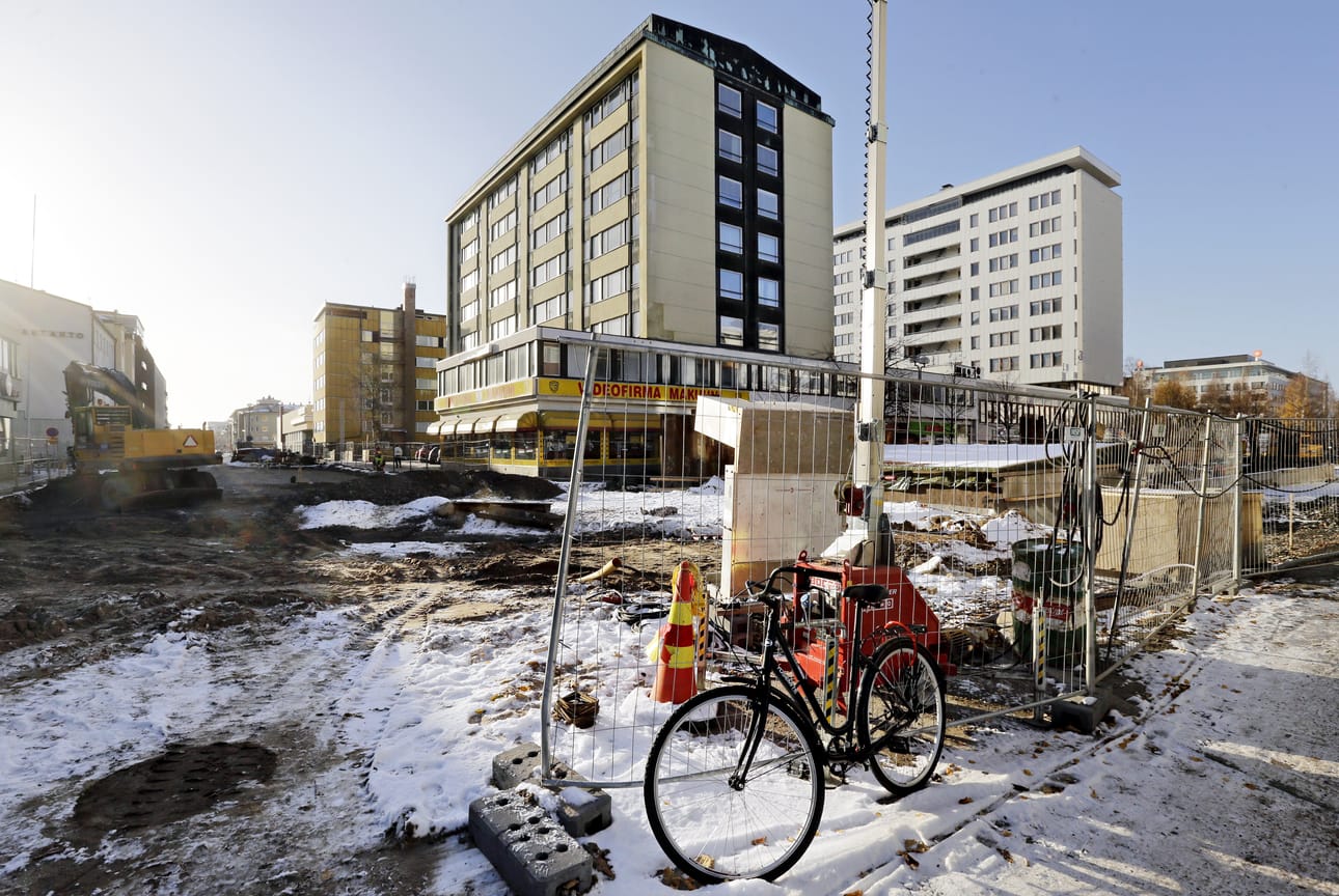 Kallioparkkityömaa väistyy Hallituskadulta. Seuraavan kerran kadulta mennään kaivamaan kalliota helmi-maaliskuussa.