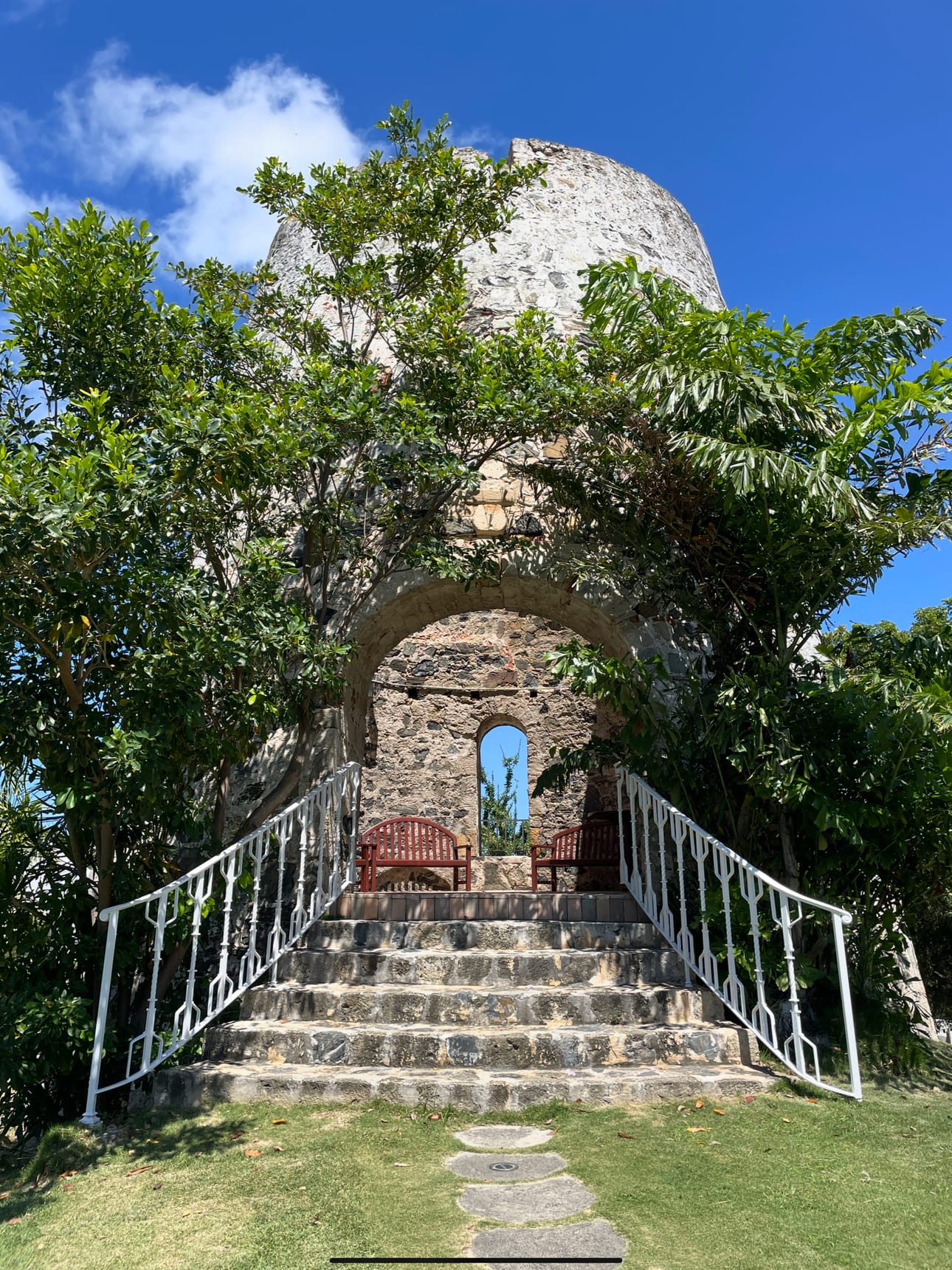 Tanskalaisten rakentama sokerimylly on muistuma St. Croix'n siirtomaakaudelta.