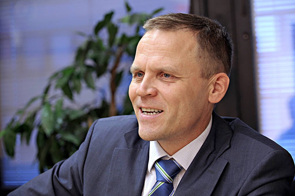 Rakennusliiton puheenjohtaja Matti Harjuniemi puolestaan toteaa kirjoituksessaan, että uudelta sovittelijalta on karannut mopo käsistä heti.
