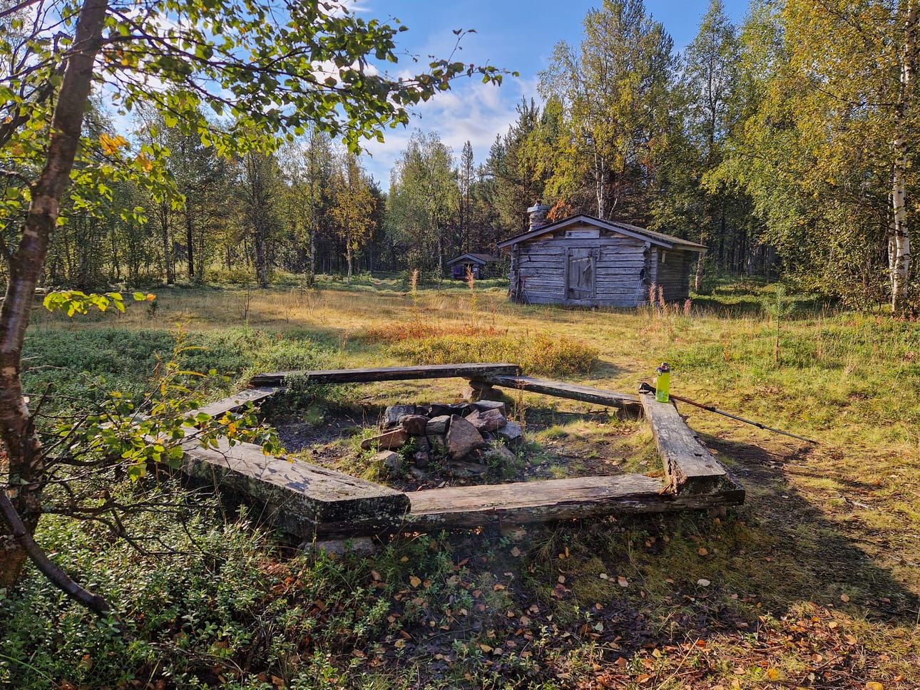 Matti Mustan tupa on muutettu nähtävyyskohteeksi ja nuotiopaikka poistuu käytöstä.
