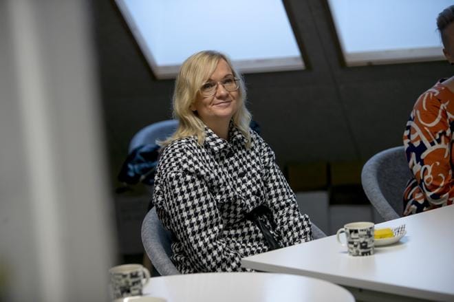 Maakuntakierrokselle maakuntakeskuksiin perjantaina saapunut JHL:n puheenjohtaja Päivi Laine-Niemi tutustui vuoropäivähoitoon päiväkoti Taikassa Seinäjoella. Kuva: Jaakko Elenius