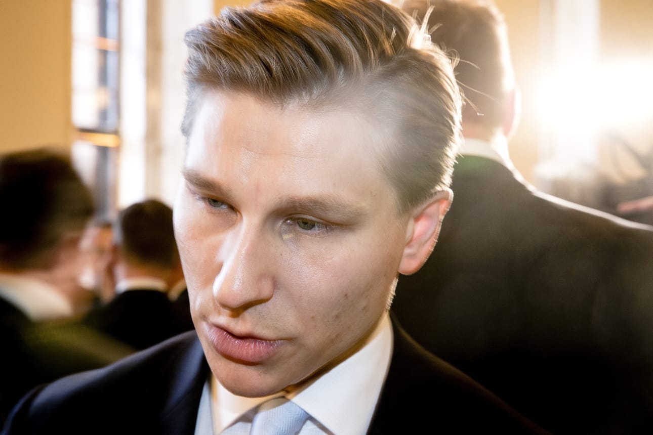 Antti Häkkäsen mukaan olennaista on suhtautua mahdolliseen hallitusyhteistyöhön asiat edellä. Arkistokuva.