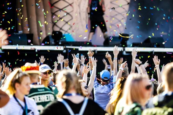 Yleisöä vuoden 2018 Solar Soundissa. Arkistokuva.
