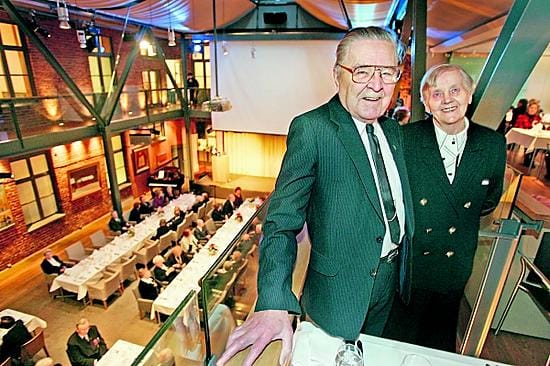 Letkeää menoa. Vuonna 1922 perustettu Oulun paloasema toi Letku-nimen puistolle ja tanssipaikalle. Kuvassa palopäällikkö Eino E. Puusti vuonna 1975.