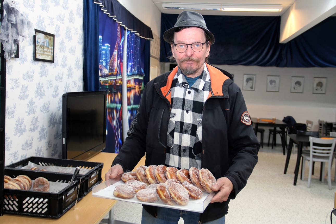 Risto Nuoralan Merilapin Munkkitupa tunnetaan esimerkiksi makoisista munkeistaan.