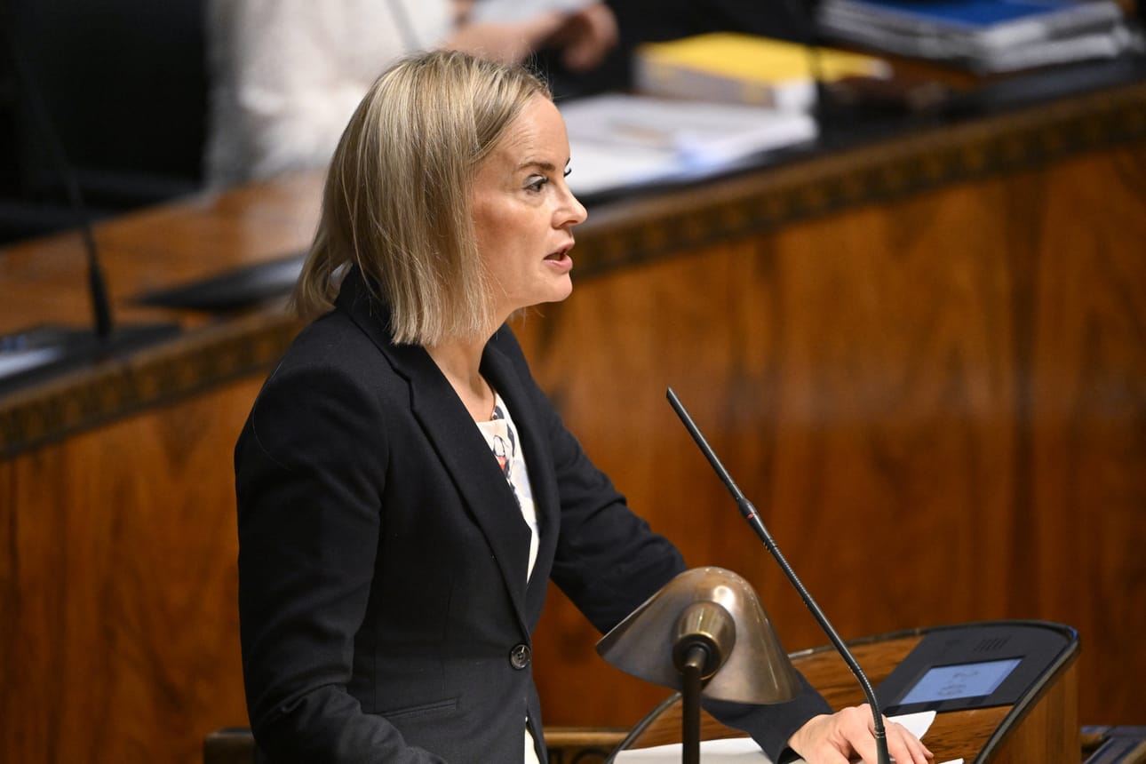Valtiovarainministeri Riikka Purra eduskunnan täyistunnossa. LEHTIKUVA / Vesa Moilanen