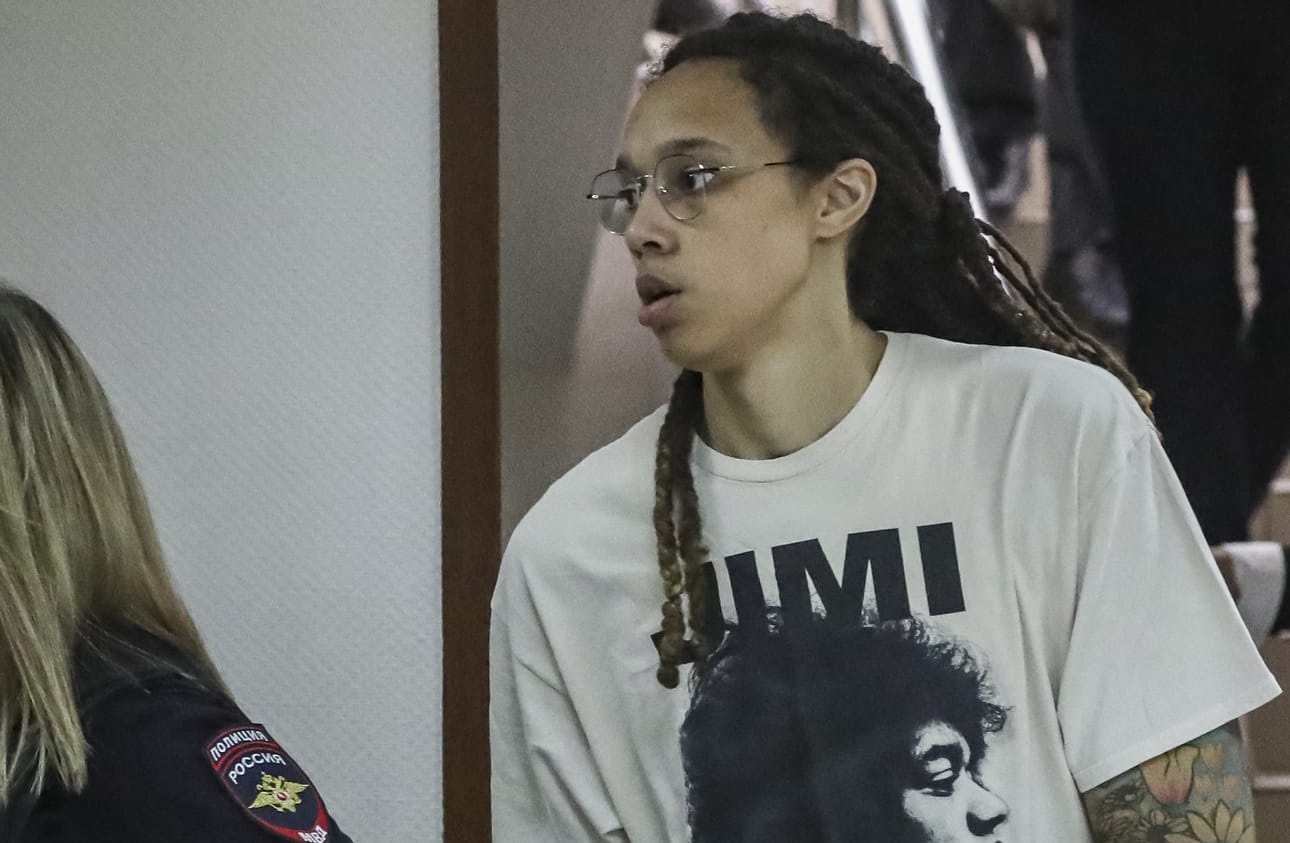 Koripalloilija Brittney Griner on ollut pidätettynä Venäjällä helmikuusta asti. Grinerin oikeudenkäynti alkoi 1. heinäkuuta Himkin kaupungissa Moskovan alueella.