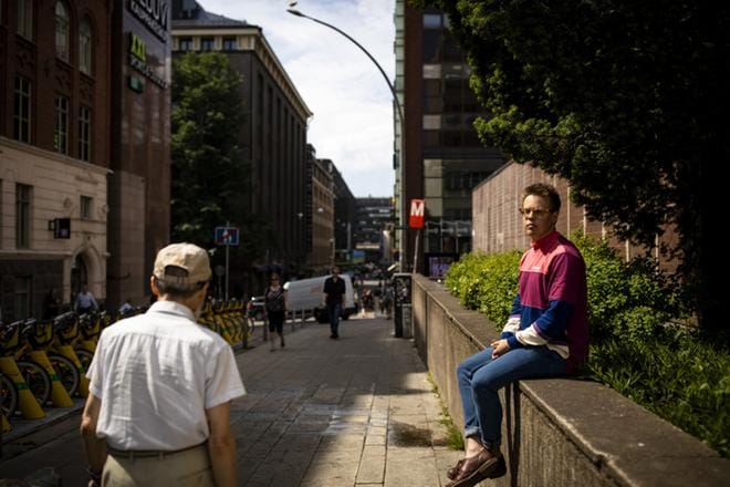 Viime helmikuussa lääkäriksi valmistunut Jonne Juntura haluaa edistää mielenterveyspalveluiden saatavuutta ja laatua. Erityisesti nuorten ja vähävaraisten pitäisi saada apua nykyistä helpommin. KUVA: Joel Maisalmi