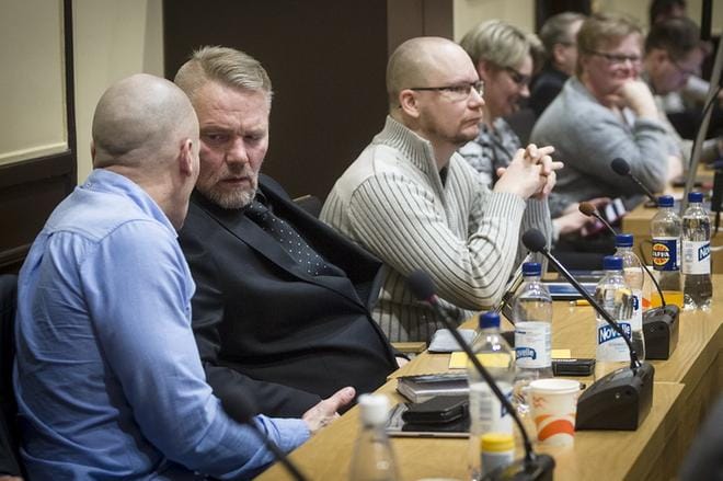Useimmat Vaasan valtuustoryhmien puheenjohtajista haluavat, että perjantaina pahoinpitelytuomion saaneen Jukka Mäkysen (ps.) luottamuksesta keskustellaan vielä valtuustosalissa. Arkistokuva: Selma Paavola