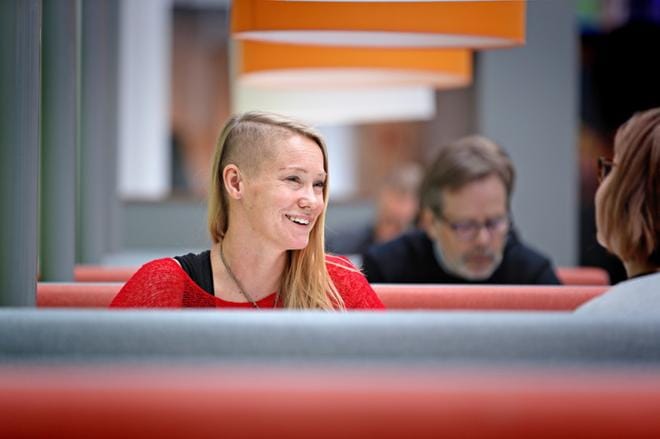 Seinäjokelaislähtöinen Emilia Lahti juoksi viime keväänä 50 päivässä halki Uuden-Seelannin tavoitteenaan murtaa hiljaisuuden muuri lähisuhdeväkivallan ympäriltä. Nyt hän kertoo, mitä itse oppi matkasta. KUVA: KARI LÖFHJELM
