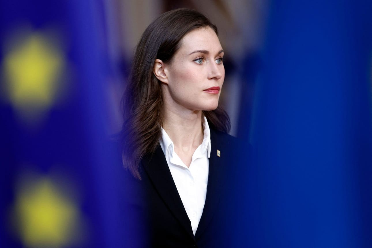 Pääministeri Sanna Marinin mukaan nyt otetaan askel oikeaan suuntaan, mutta työ jatkuu. LEHTIKUVA/AFP