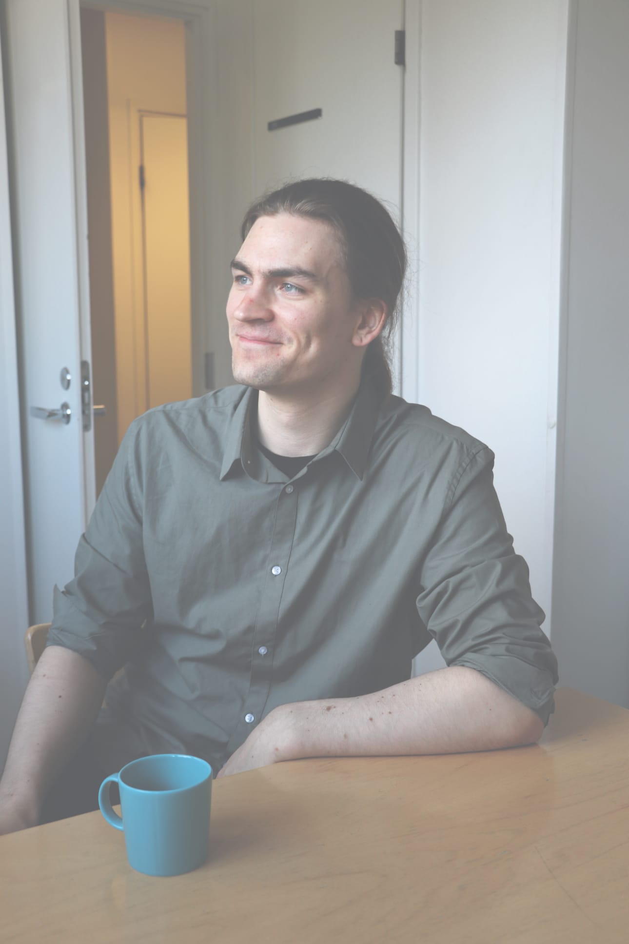 Janne Sihvolla on Abrahamin pidot -oopperassa kaksi lauluroolia.