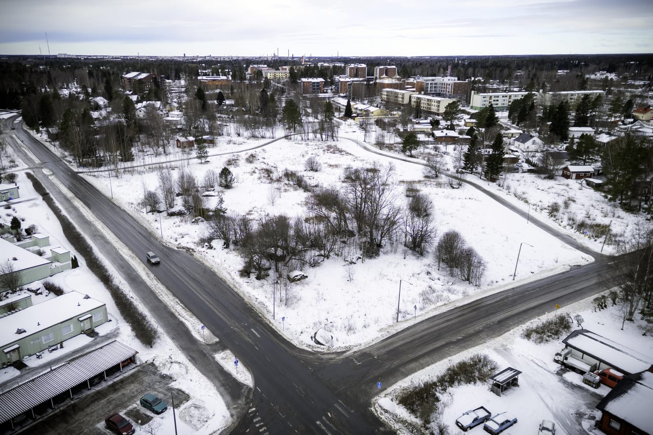 Hevosniitty-niminen 4,3 hehtaarin alue rajoittuu Niittilähteentiehen ja Sepänkyläntiehen. Osa kaava-alueesta on kyläkuvallisesti arvokasta kulttuurialuetta.