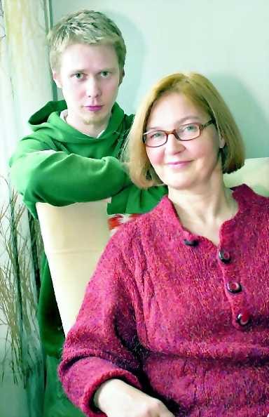 Taiteilijan 80-vuotismuiston kunniaksi. Marjut ja Matti Aikio ovat tehneet Reidar Särestöniemen juhlakirjaa kahden vuoden ajan.