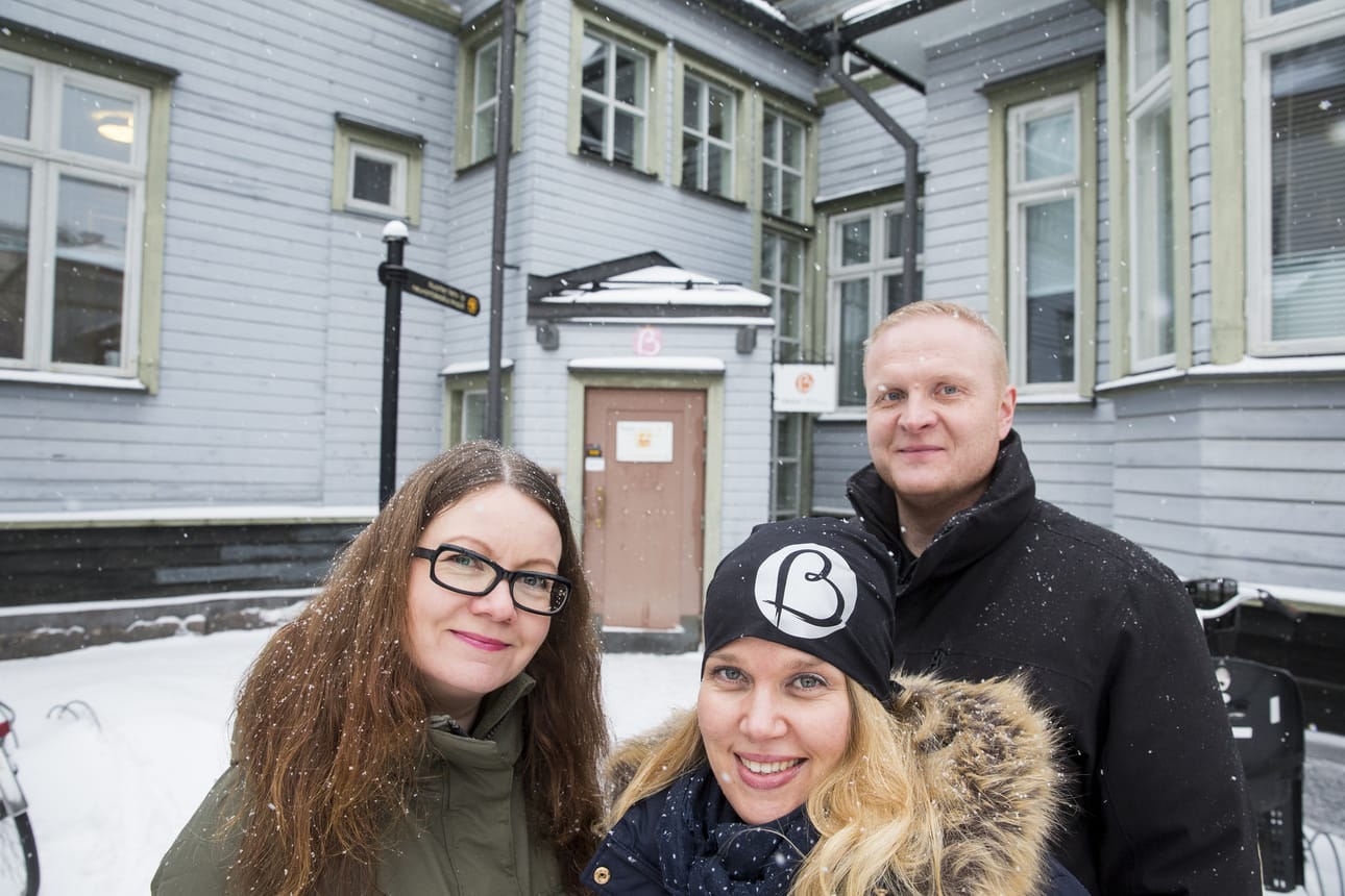 Vasemmalta Sanna Lakso, Jutta Pernu-Määttä ja Pasi Rissanen.