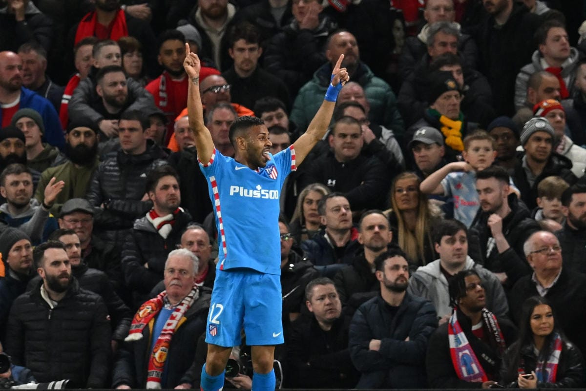 Atletico Madridin Renan Lodi puski pallon etukulmasta sisään 41. minuutilla. LEHTIKUVA/AFP