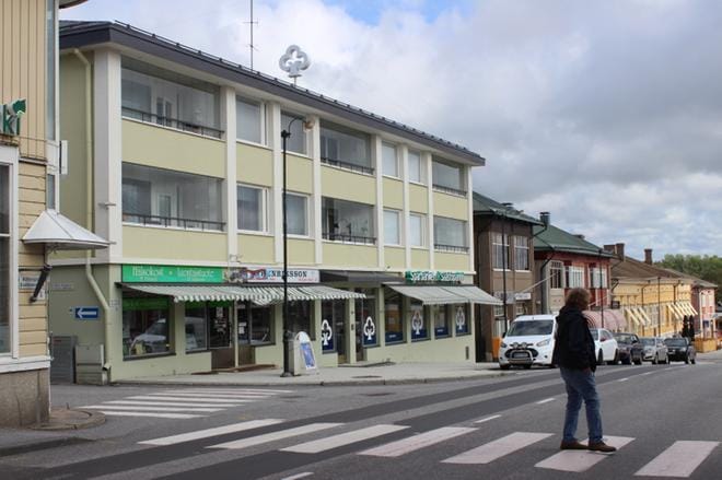 Kristiinan keskustassa sijaitsevan kerrostalon ostamiseksi aiotaan ottaa enintään 600 000 euron laina. KUVA: MINNA ZILLICUS