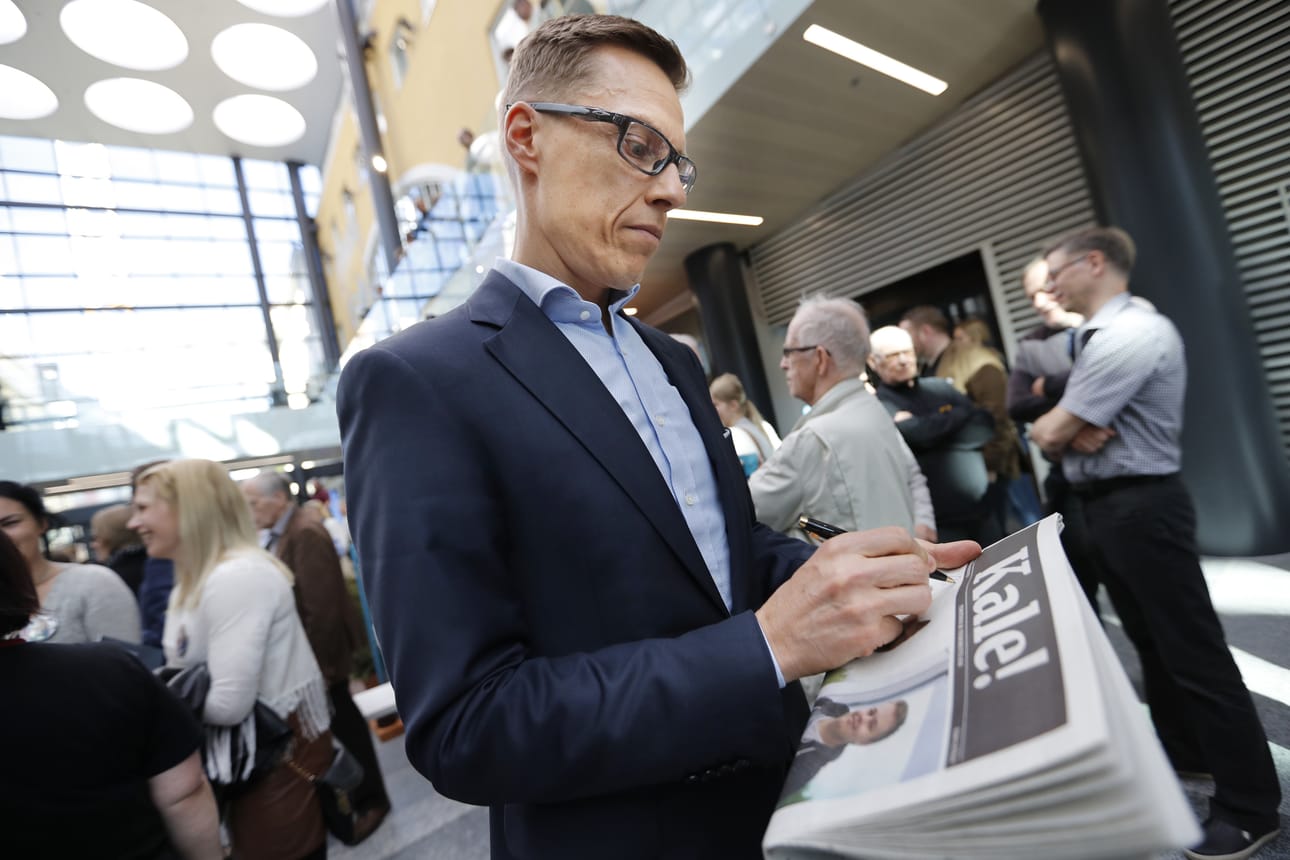 Alexander Stubb saa kehuja asenteesta, kielitaidota ja uudistushalukkuudesta.