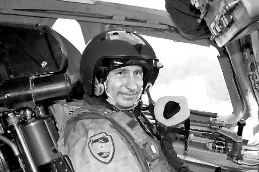 Vladimir Putin vaihtoi virkakoneensa Tupolev-pommittajaan.