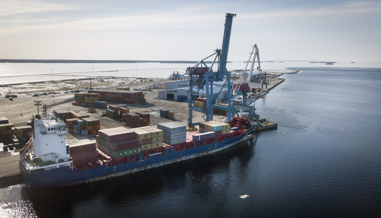 Henkilöt löytyivät Belgiasta lähteneen laivan kyydistä. Kuvituskuva.