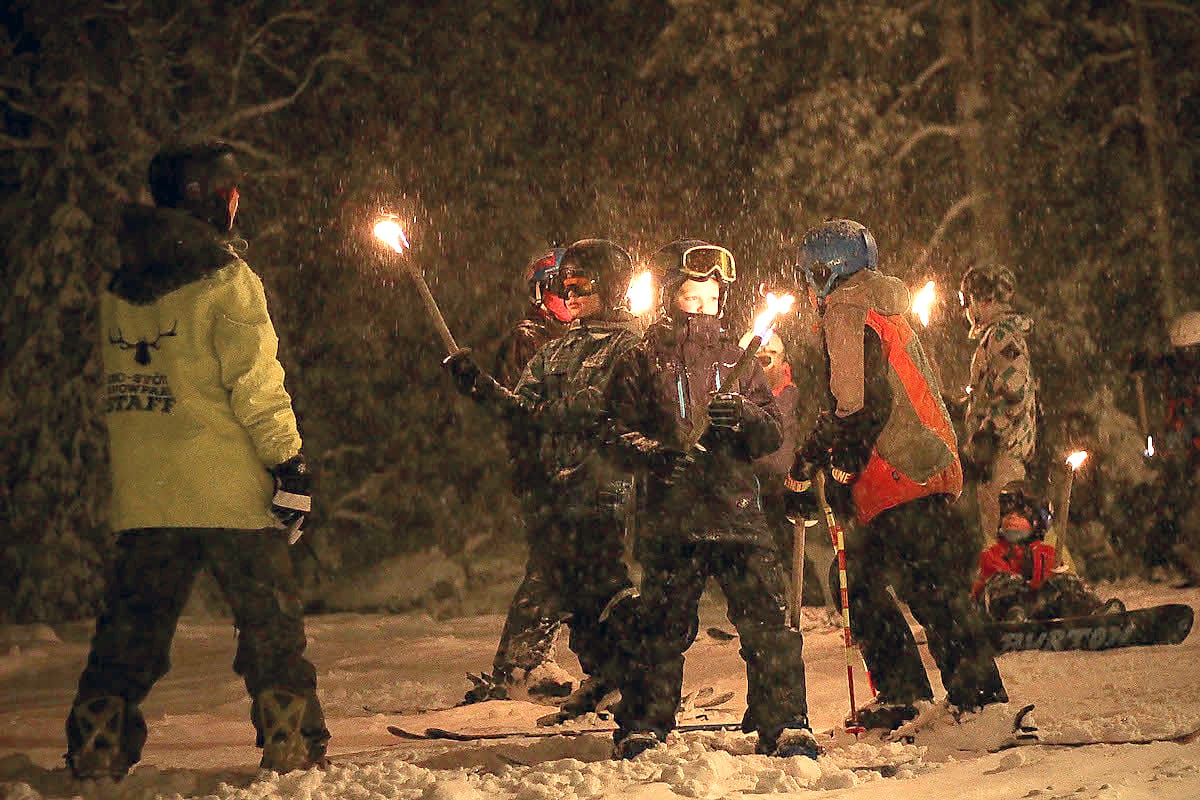 Tunnelmallinen soihtulasku on Iso-Syötteen itsenäisyyspäivän perinne.