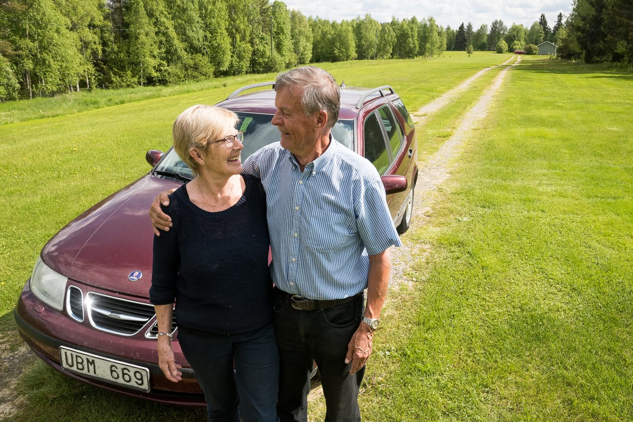 Eila ja Heimo Saapunki viettävät kesänsä Kuusamossa niin pitkään, kun kummankin terveys sallii yli 1¿500 kilometrin automatkan – joka muuten taitetaan luonnollisesti Saabilla.