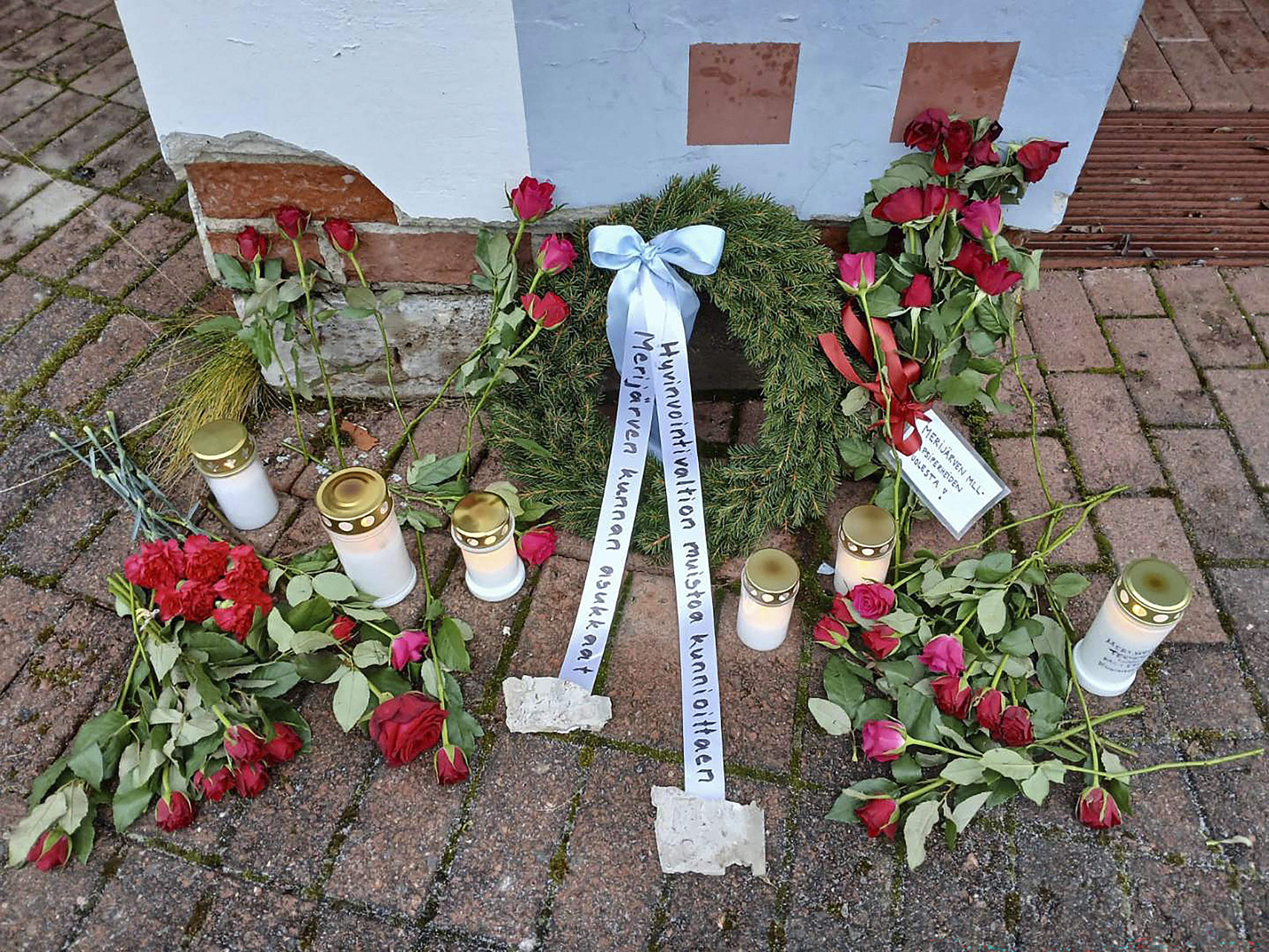 Suljetaanko Merijärven terveysasema? – Merijärviset järjestivät hiljaisen mielenilmauksen terveysaseman puolesta