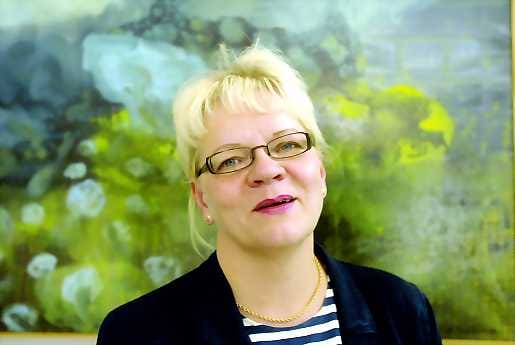 Kainuussa ongelmia. Suomussalmen perusturvajohtajaTerttu Huttu-Hiltusta huolettavat ikääntyvän Kainuun väestörakenteen ongelmat ja talous. Muun muassatyövoimapula rokottaa ensiksi pieniä kuntia.